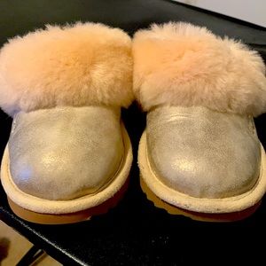 Kids UGG slippers size 1 cream with glitter